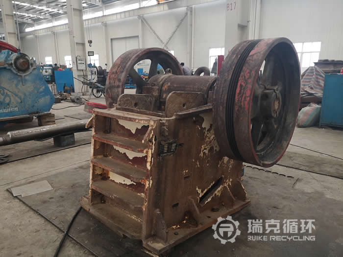 400*600顎式破碎機(jī)維修