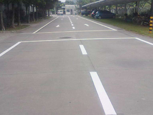 貴州道路劃線施工公司/永航交通設施質量保證