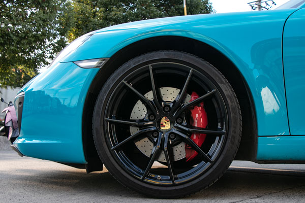 佛山卡鉗改色_汽車卡鉗改色效果圖