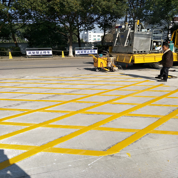 太倉車道邊緣劃線、中心線、斑馬線、停車線施工設(shè)計圖片