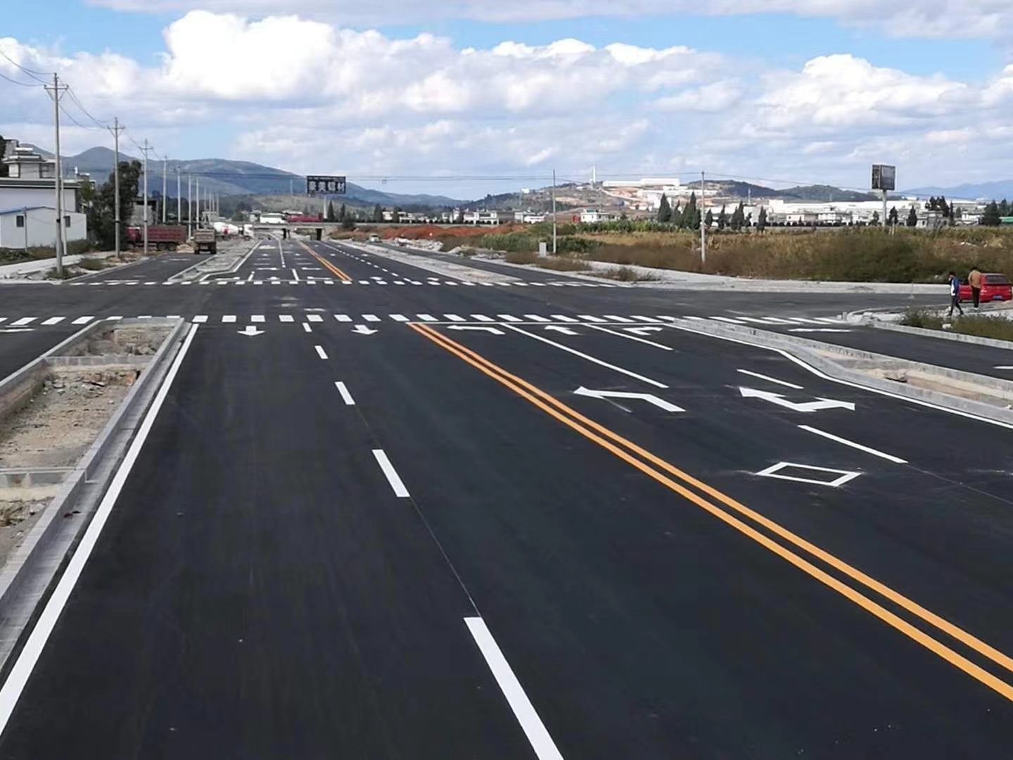 云南交通設(shè)施云南環(huán)亞交通供應(yīng)熱熔標(biāo)線(xiàn)