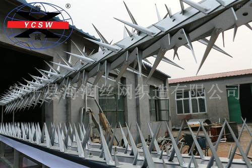 老舊小區(qū)安全改造 圍墻護(hù)欄防爬刺釘 防小偷管道防爬刺釘