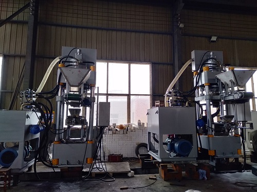 廣元全自動(dòng)牛羊舔鹽磚壓塊機(jī)鑫源液壓專業(yè)飼料鹽舔塊機(jī)l