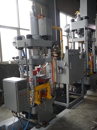 鑫源牌粉末成型液壓機(jī)精密陶瓷粉末壓塊機(jī)技術(shù)先進(jìn)l