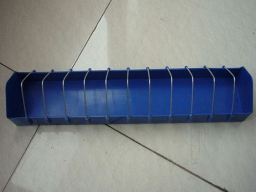 吉林不銹鋼雙面食槽訂制廠家|萬(wàn)晟畜牧設(shè)備訂制簡(jiǎn)易食槽