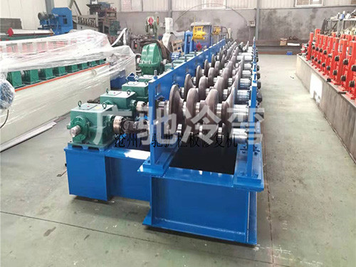 江西護(hù)欄板整形機(jī)制造企業(yè)~東光廣馳加工定做護(hù)欄板修復(fù)機(jī)