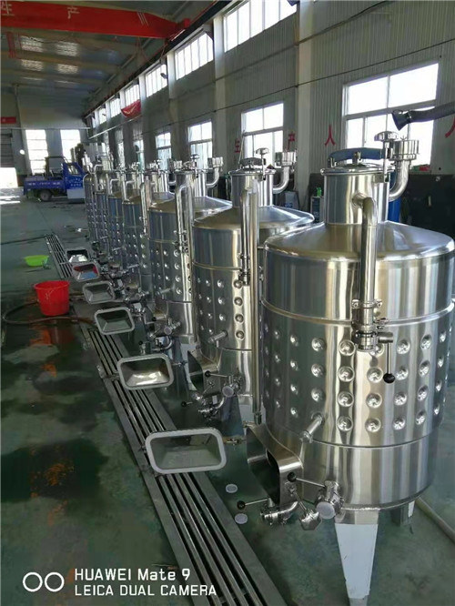 300升科研院校高校研發(fā)啤酒實(shí)驗(yàn)設(shè)備精釀設(shè)備行業(yè)十強(qiáng)單位