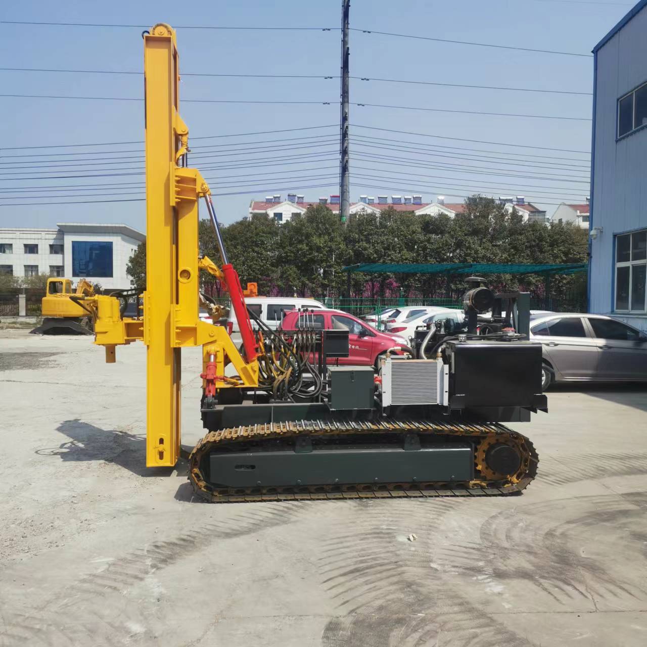 益宇重工光伏打樁機廠家 履帶式光伏打樁機多少錢一臺