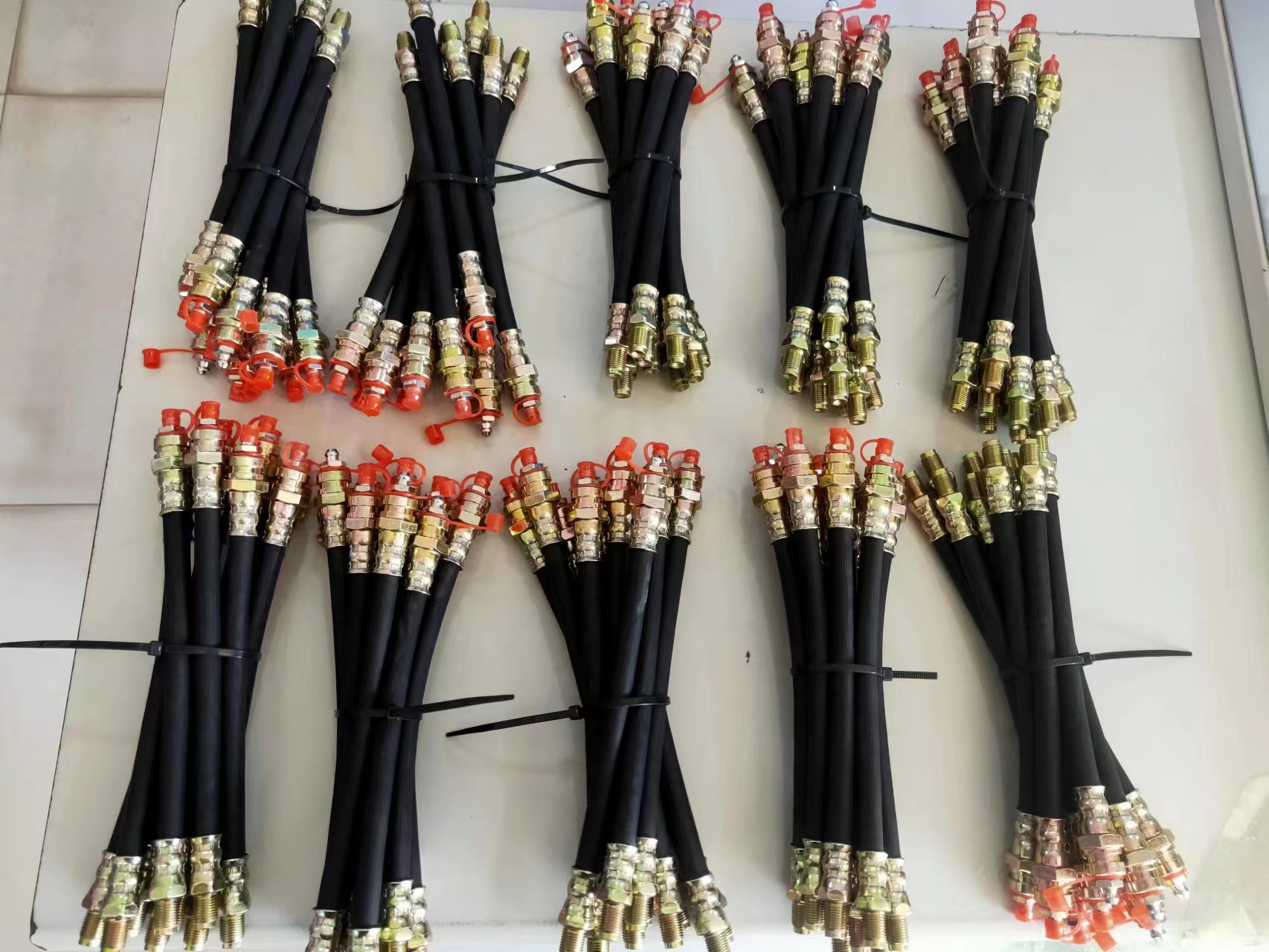 M6電機(jī)注油軟管-M8電機(jī)加油軟管-M10電機(jī)注油軟管定制