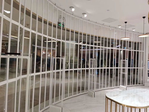 河北任丘宏天水晶折疊門,水晶卷簾門