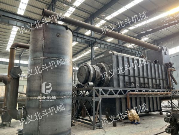 全自動(dòng)連續(xù)式生物質(zhì)炭化爐 高效處理竹片鋸末等農(nóng)林廢料無(wú)氧熱解