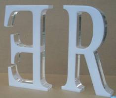 北京亞克力雕刻加工廠